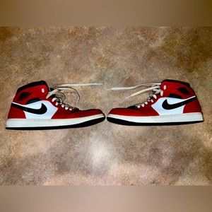 Jordan 1 Mid Black toe size 9.5